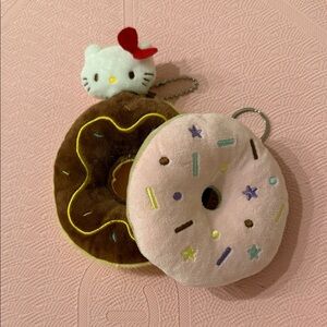 Hello Kitty Donut Keychain Set
